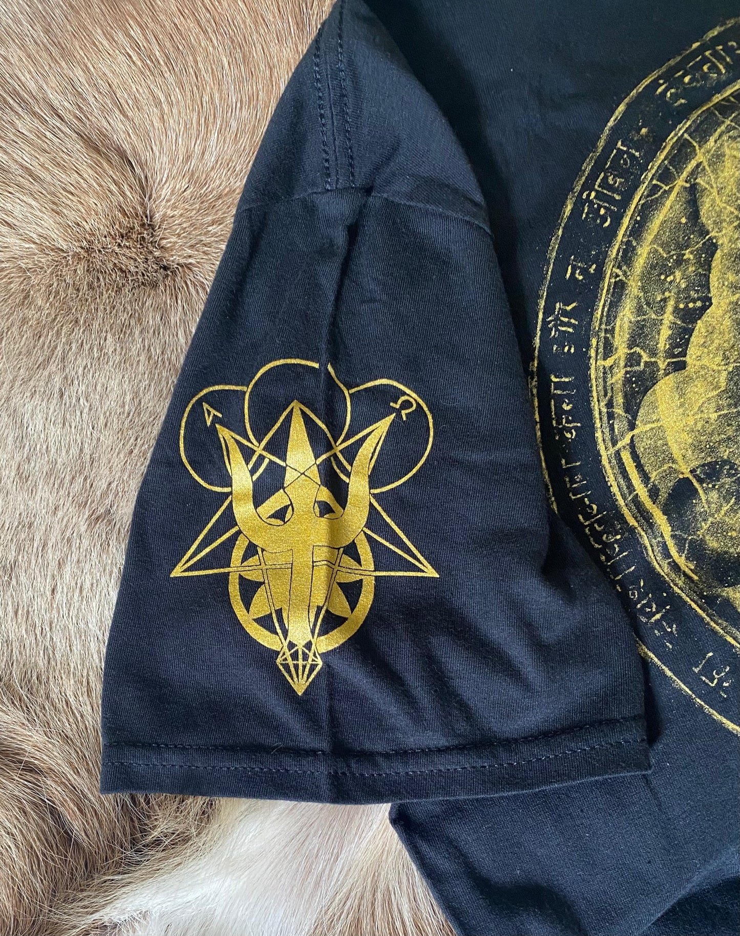 Acherontas - Amarta Gold Print Short Sleeved T-shirt